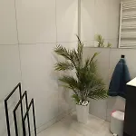 Zakatek Free Parking, Ochrona Apartment